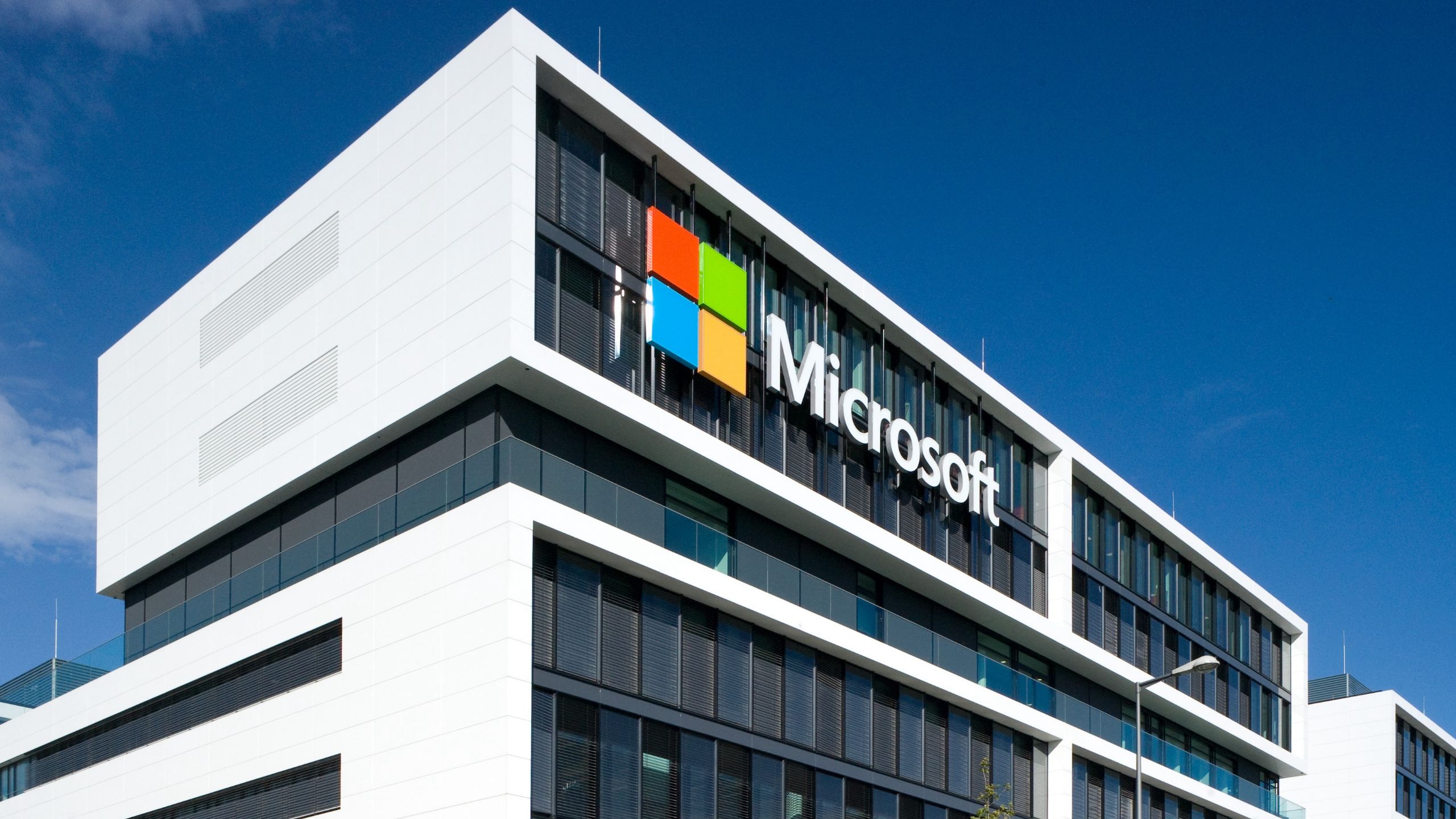 außenansicht-fassade-microsoft-deutschland