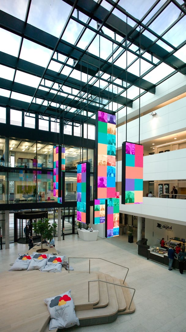 Microsoft-Gebauede-Eingangshalle-von-innen Microsoft-Gebauede-Eingangshalle-von-innen