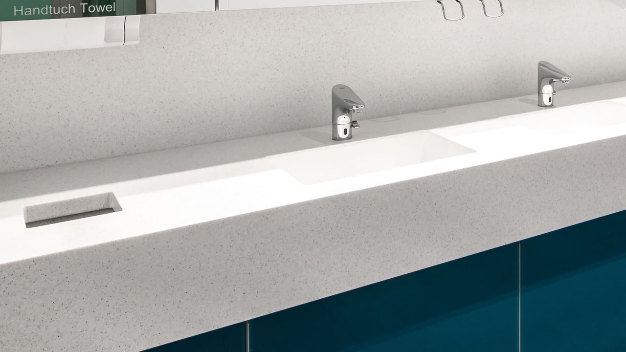 Flughafen T2 München_Waschtisch1