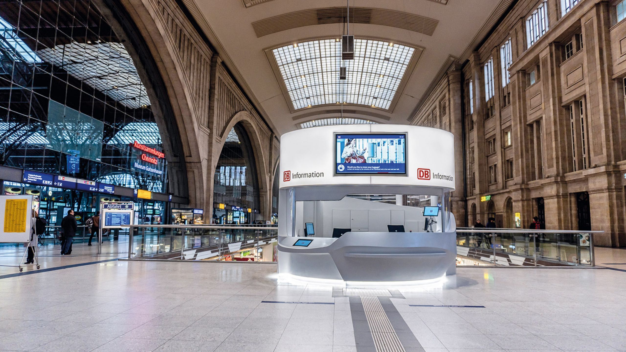 Deutsche-Bahn-Schalter-in-Chemnitz-aus-Mineralwerkstoff