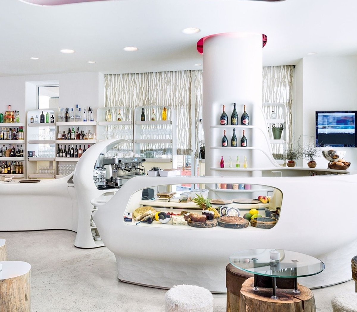 Gastronomie-Projekt-5-Stuttgart-Interior-Corian-Bartheken-Mineralwerkstoff-grossansicht-Kuehlvitrine-Thekenanlage-1