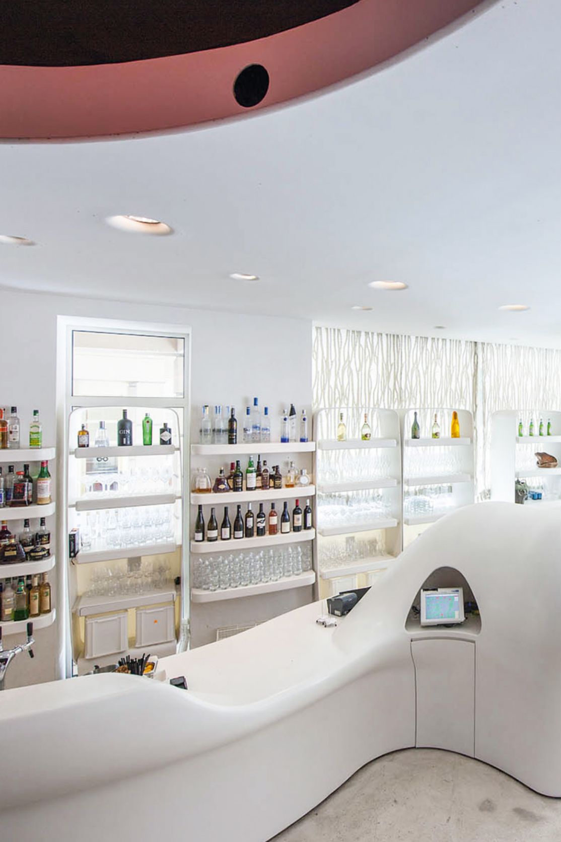 Hasenkopf-Projekte-Zedo-Bar5-3D-Corian-Theke-04 Hasenkopf-Projekte-Zedo-Bar5-3D-Corian-Theke-04