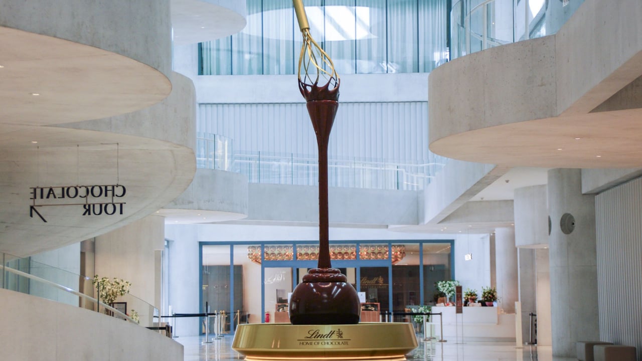 Lindt-Home-of-Chocolate-Waschtischanlage-Sanitaer-Brunnen-Schokolade