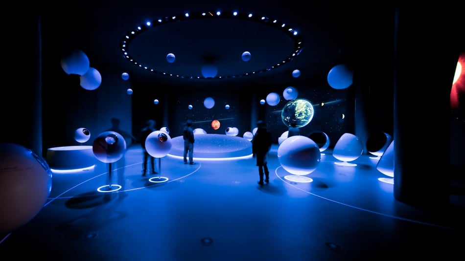 multimediale-Rauminstallation-Universe-of-Particles-Cern