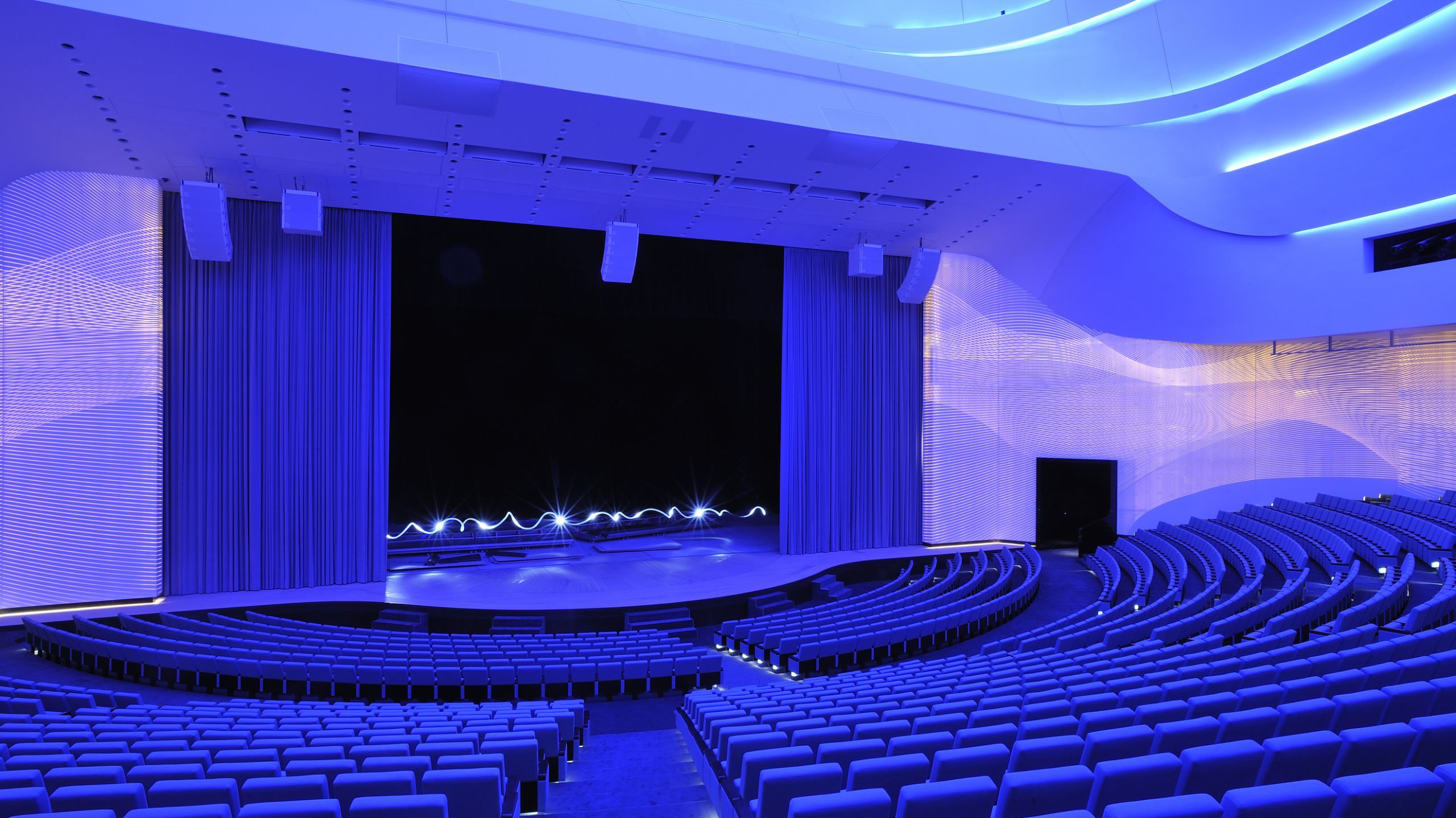 innenansicht-des-kongresszentrum-taschkent