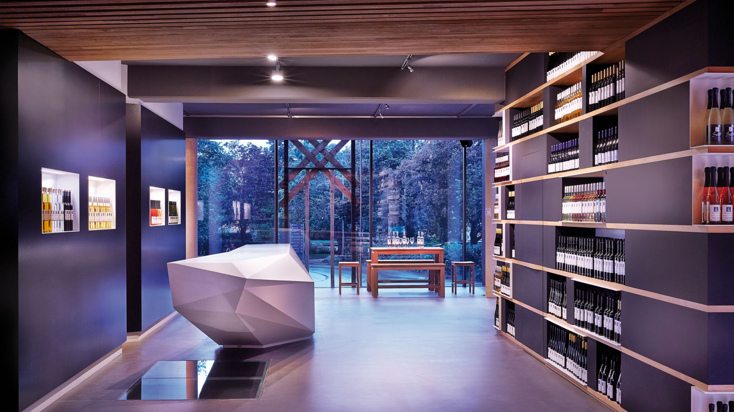 futuristische-polygonale-theke-aus-mineralwerkstoff