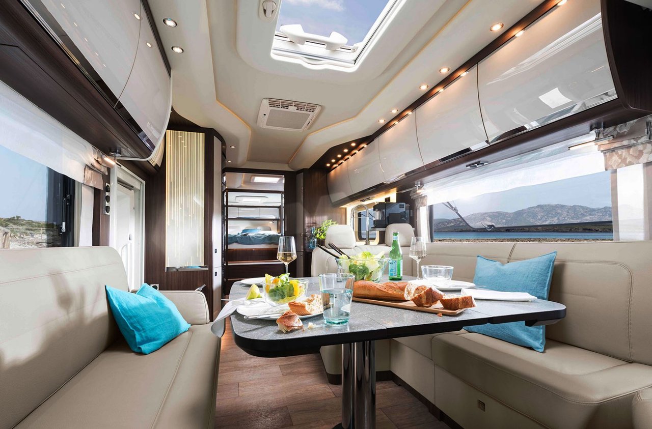 Hasenkopf-Projekte-MORELO-Mineralwerkstoff-Innenausstattung-Luxuscamper