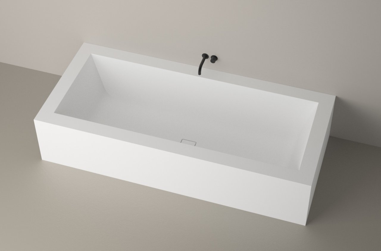 eingebaute-badewanne-in-eckiger-form