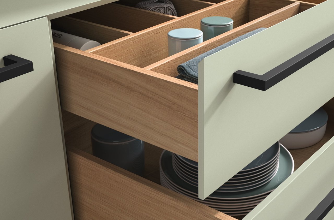 Besteckschublade-in-türkisgrün-innenansicht