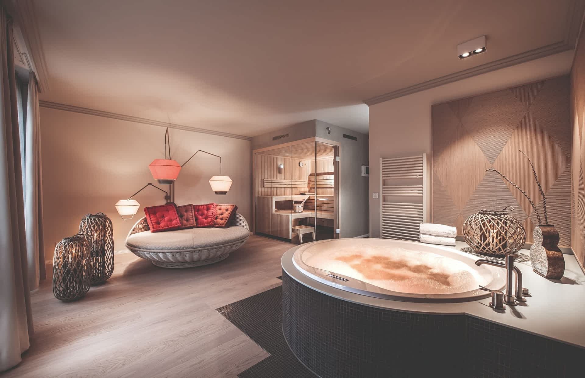 sauna-landschaft-mit-whirlpool-und-moderner-sauna-Steigenberger-hotel-treudelberg-hamburg