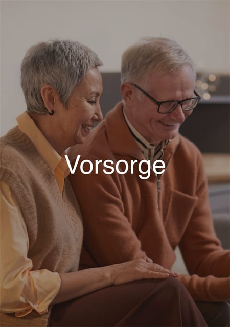 Vorsorge-aelteres-Ehepaar-bespricht-Altersvorsorge-als-Hasenkopf-Benefit