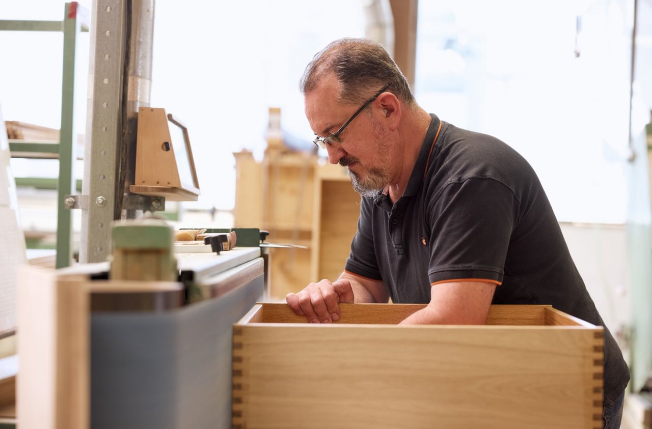 Hasenkopf-Schubladenverarbeitung-schreiner