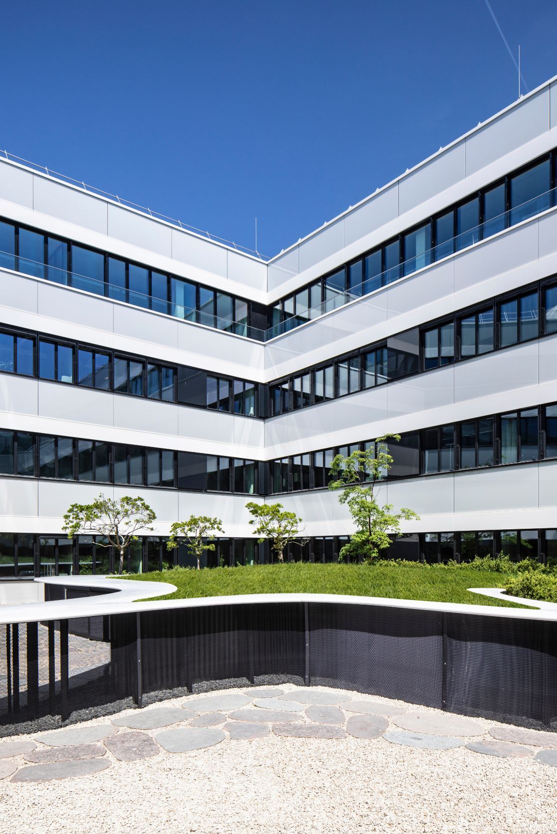 hasenkopf-dz-hyp-teamkultur-innenhof-bereich hasenkopf-dz-hyp-teamkultur-innenhof-bereich